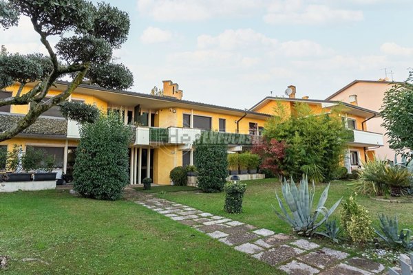appartamento in vendita a Sirmione in zona Lugana