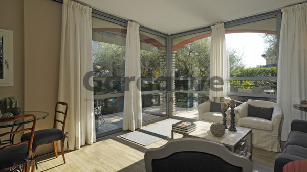 casa indipendente in vendita a Sirmione in zona Colombare