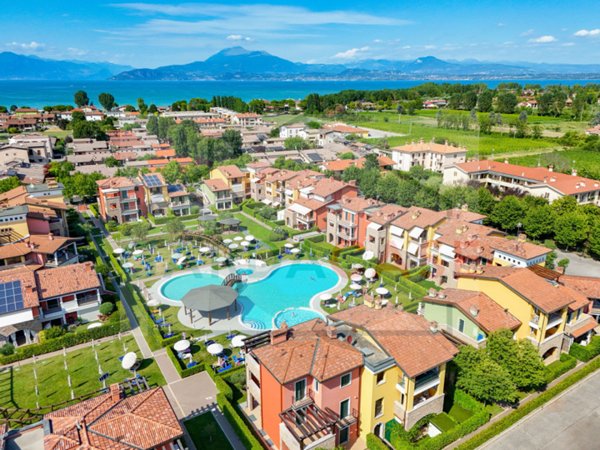 appartamento in vendita a Sirmione in zona Lugana