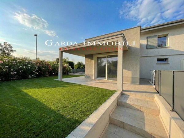 casa indipendente in vendita a Sirmione