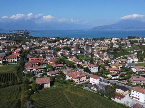 appartamento in vendita a Sirmione in zona Lugana