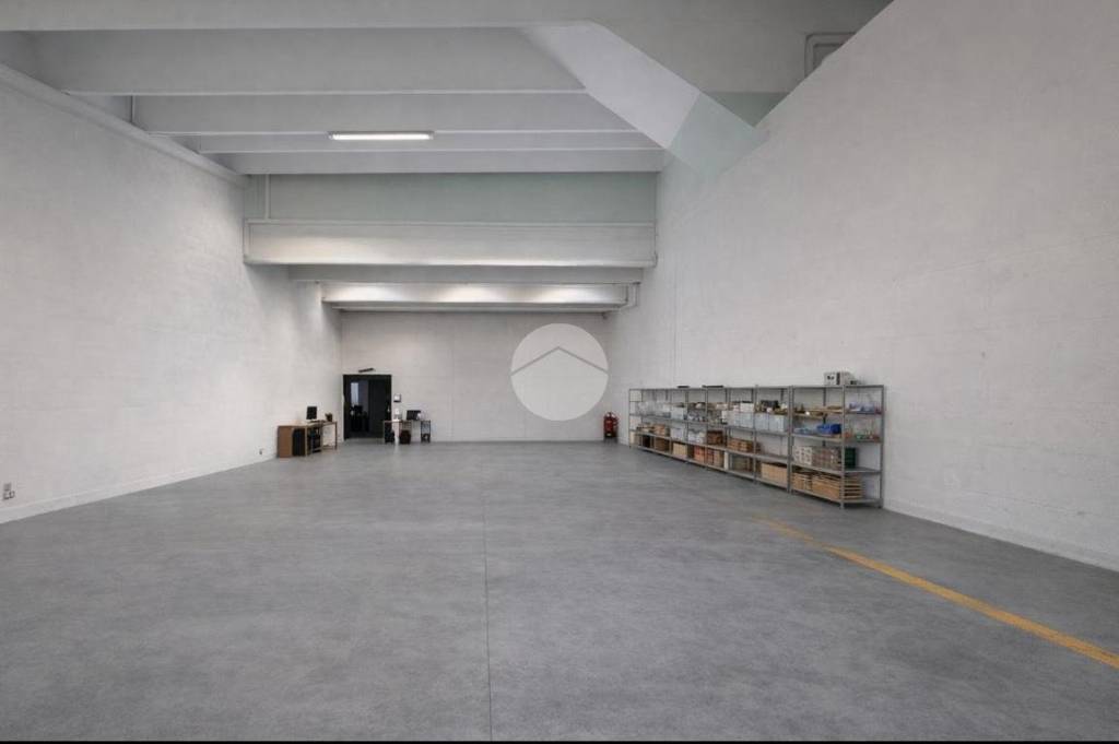 locale commerciale in vendita a Sirmione