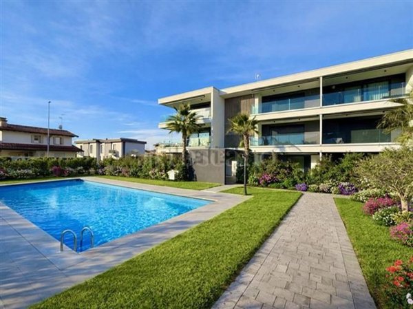 appartamento in vendita a Sirmione in zona Colombare