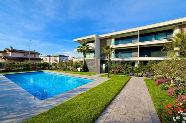 appartamento in vendita a Sirmione in zona Colombare