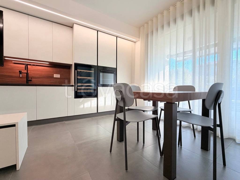 appartamento in vendita a Sirmione in zona Colombare