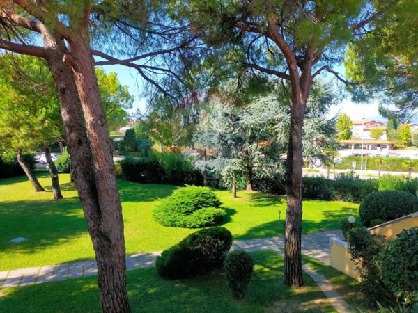 appartamento in vendita a Sirmione in zona Colombare