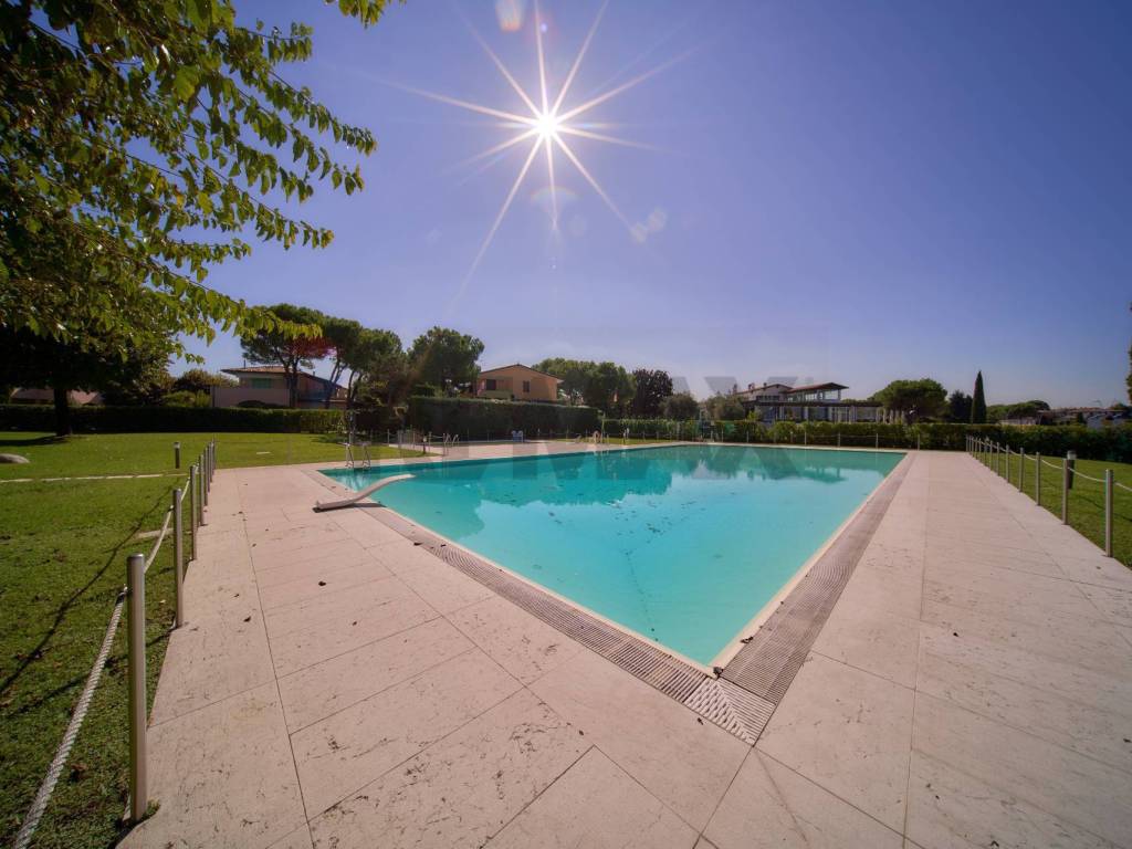 appartamento in vendita a Sirmione in zona Colombare