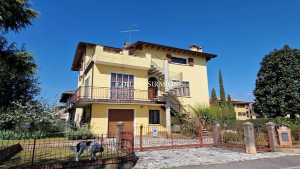 appartamento in vendita a Sirmione in zona Colombare