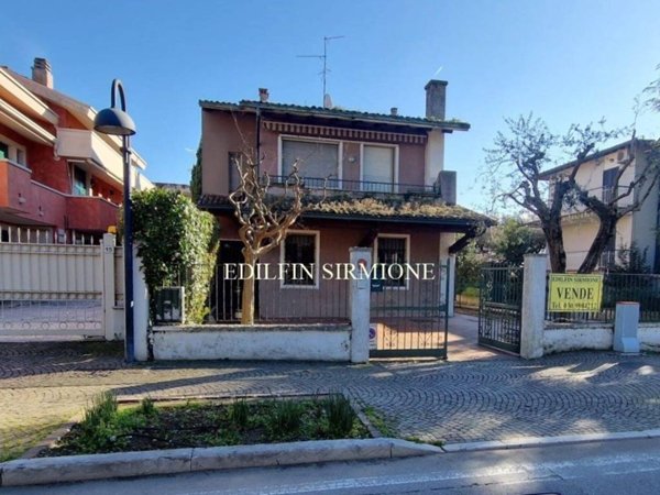 casa indipendente in vendita a Sirmione