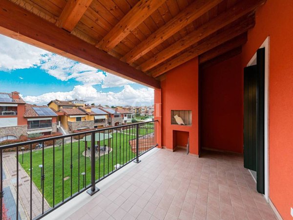 appartamento in vendita a Sirmione in zona Lugana