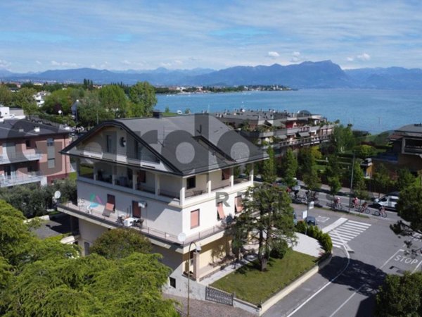 intera palazzina in vendita a Sirmione in zona Lugana