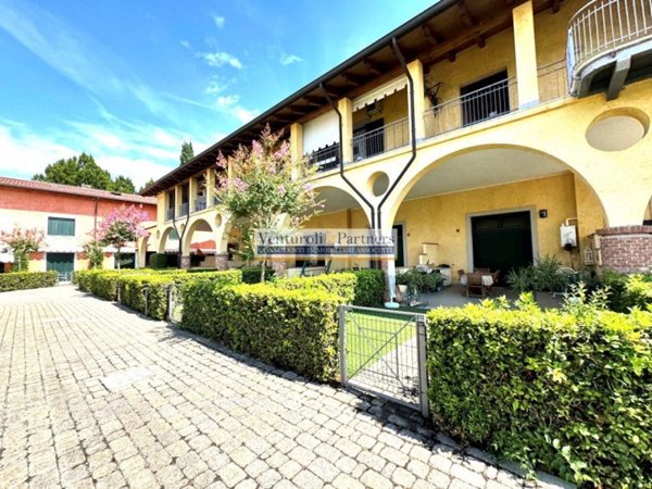 appartamento in vendita a Sirmione in zona Colombare