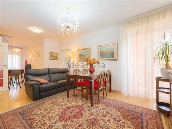 appartamento in vendita a Sirmione in zona Lugana