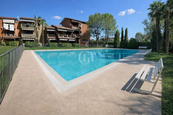 appartamento in vendita a Sirmione in zona Colombare