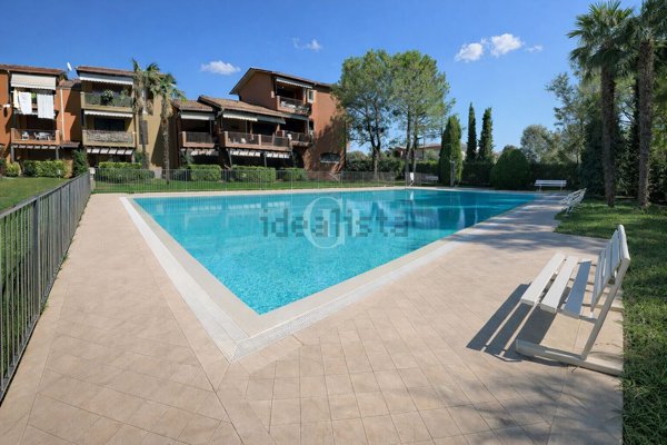 appartamento in vendita a Sirmione in zona Colombare
