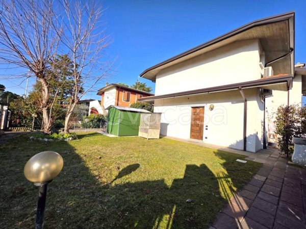 casa indipendente in vendita a Sirmione in zona Lugana