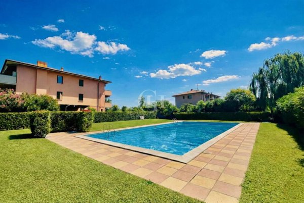 appartamento in vendita a Sirmione in zona Colombare