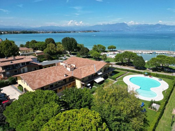 appartamento in vendita a Sirmione in zona Lugana
