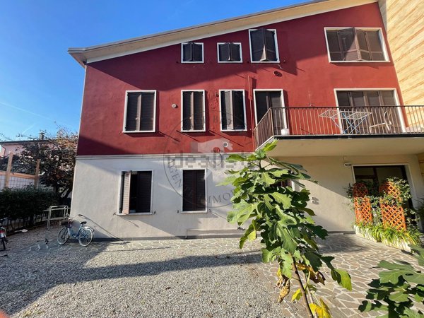 appartamento in vendita a Sirmione in zona Colombare