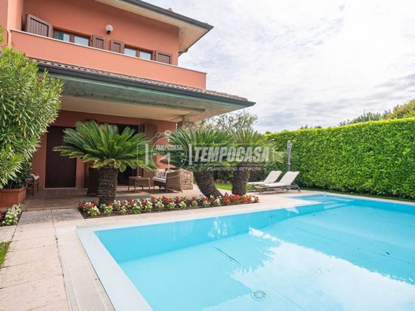 casa indipendente in vendita a Sirmione