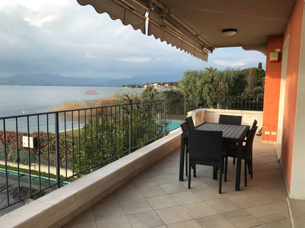 appartamento in vendita a Sirmione in zona Colombare