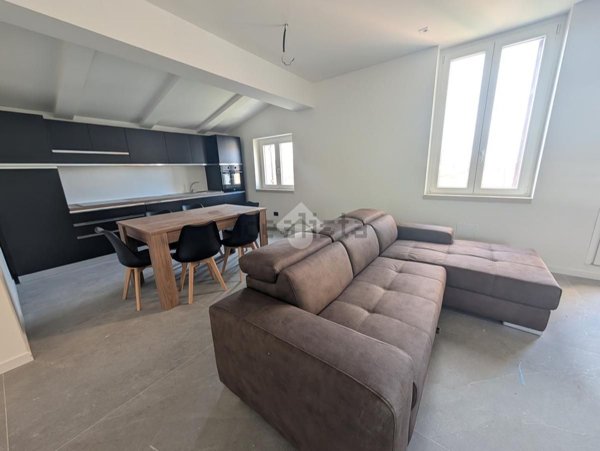 appartamento in vendita a Sirmione in zona Colombare