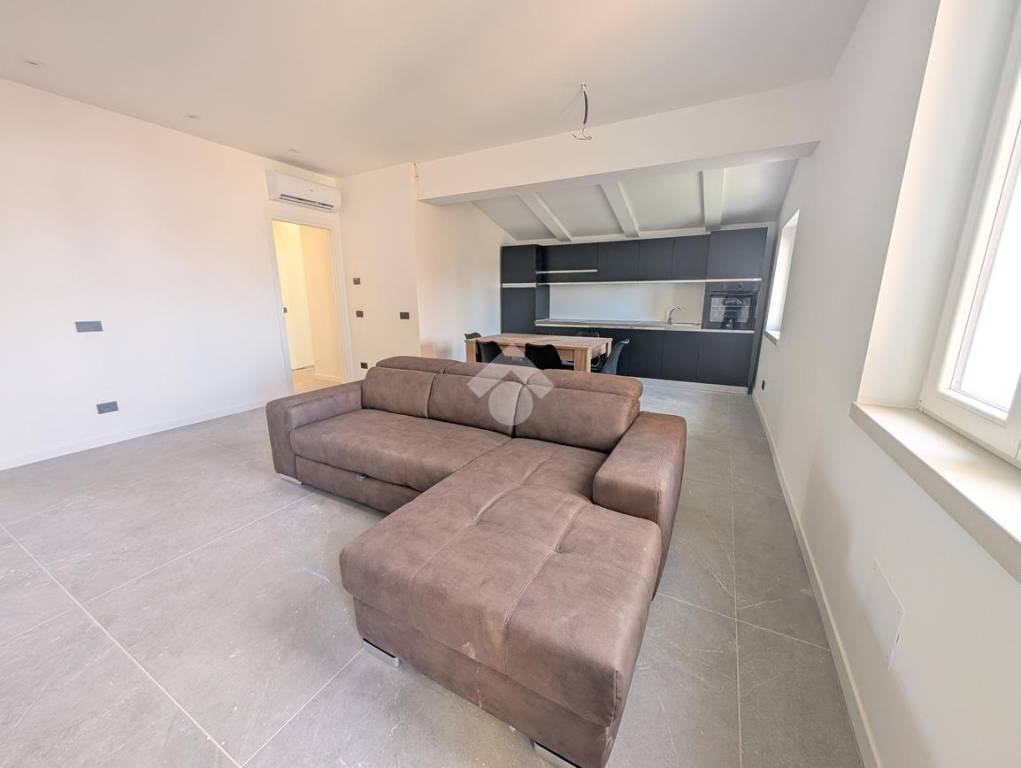 appartamento in vendita a Sirmione in zona Colombare