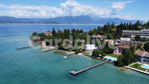 casa indipendente in vendita a Sirmione