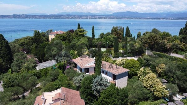 casa indipendente in vendita a Sirmione