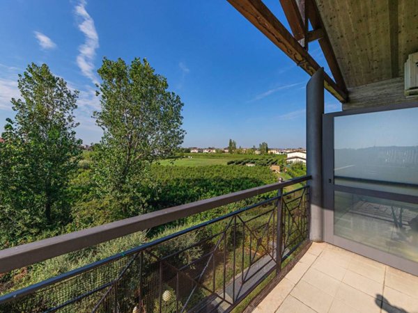 appartamento in vendita a Sirmione in zona Lugana