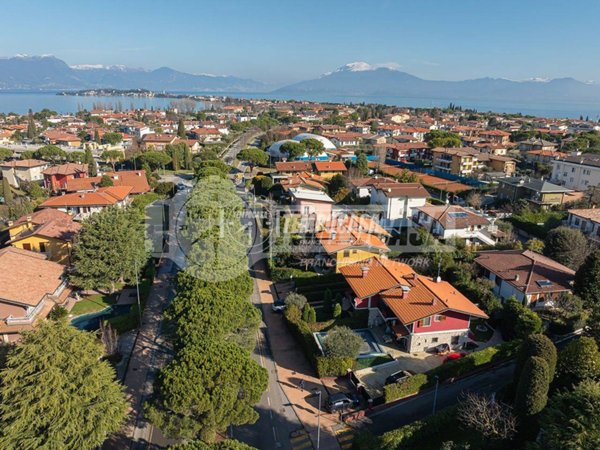 appartamento in vendita a Sirmione in zona Colombare