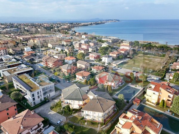 appartamento in vendita a Sirmione in zona Lugana