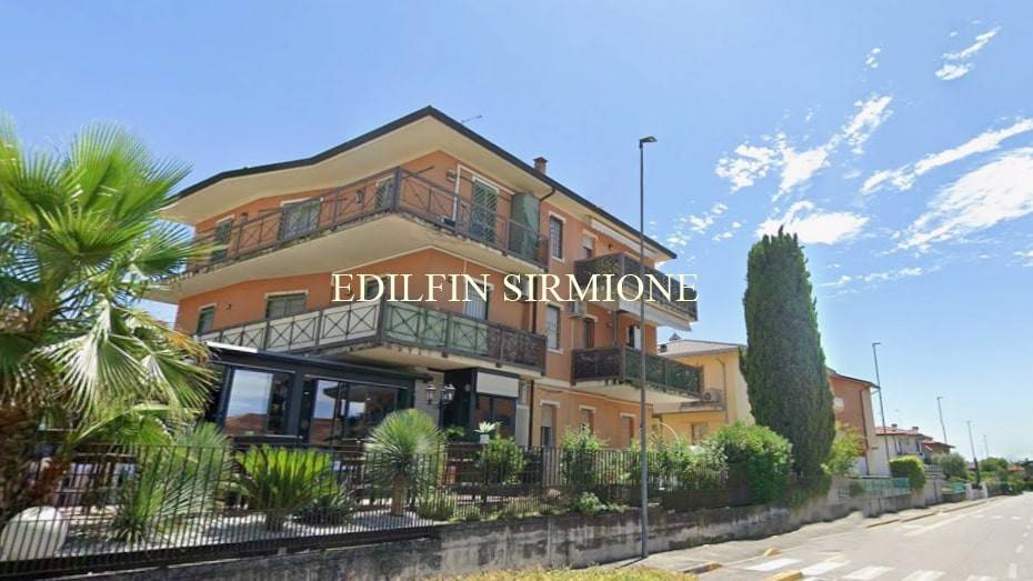 appartamento in vendita a Sirmione in zona Colombare