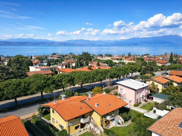 appartamento in vendita a Sirmione in zona Colombare