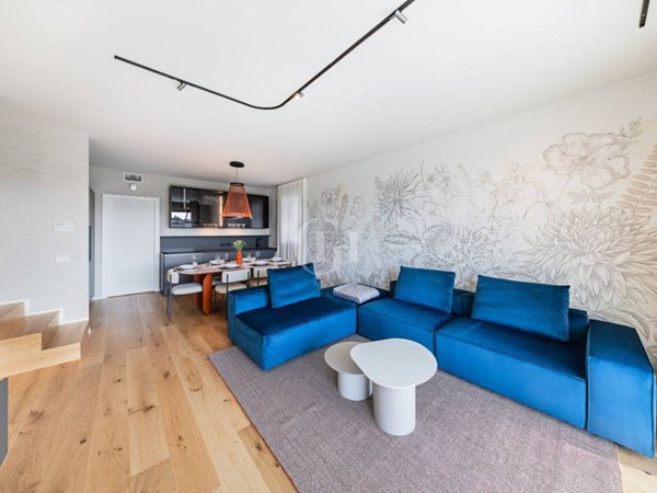 casa indipendente in vendita a Sirmione in zona Chiodi