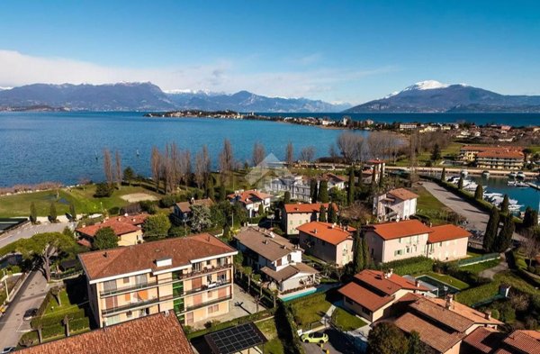 appartamento in vendita a Sirmione in zona Colombare