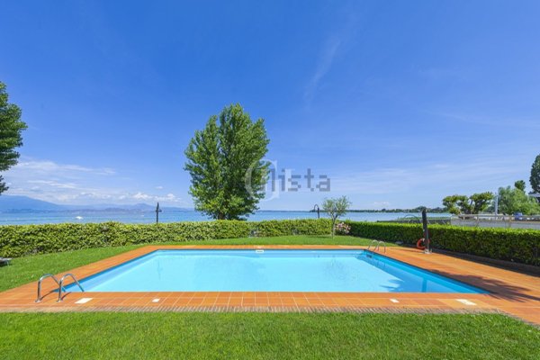 appartamento in vendita a Sirmione in zona Colombare