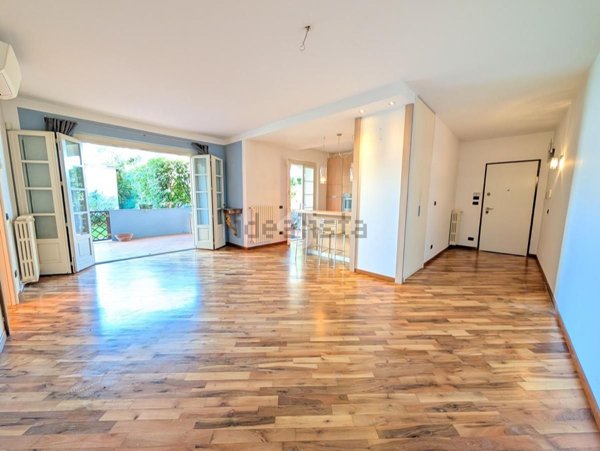 appartamento in vendita a Sirmione in zona Colombare