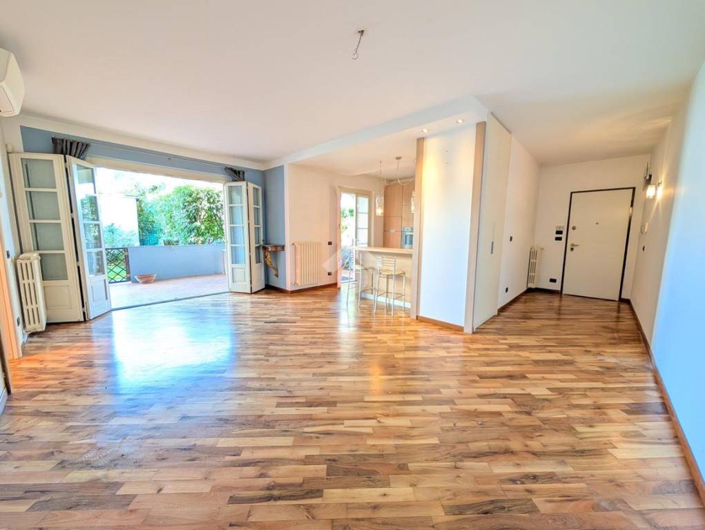 appartamento in vendita a Sirmione in zona Colombare