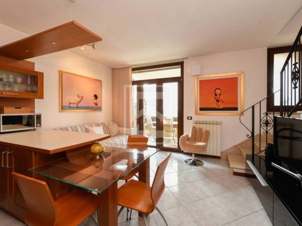 appartamento in vendita a Sirmione in zona Lugana