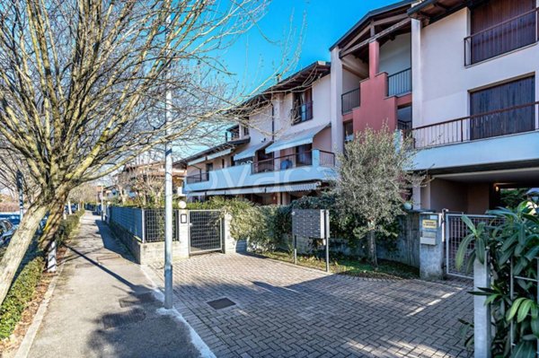appartamento in vendita a Sirmione in zona Lugana