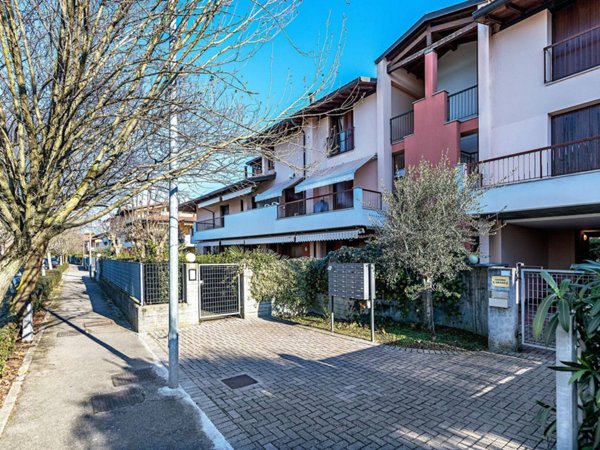 appartamento in vendita a Sirmione in zona Lugana
