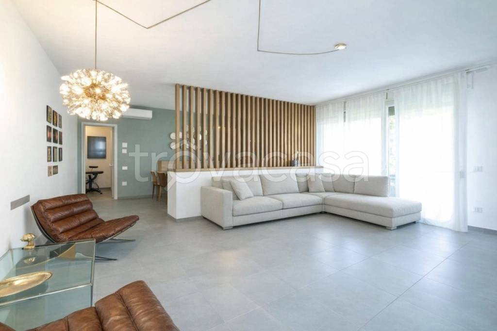 appartamento in vendita a Sirmione in zona Lugana