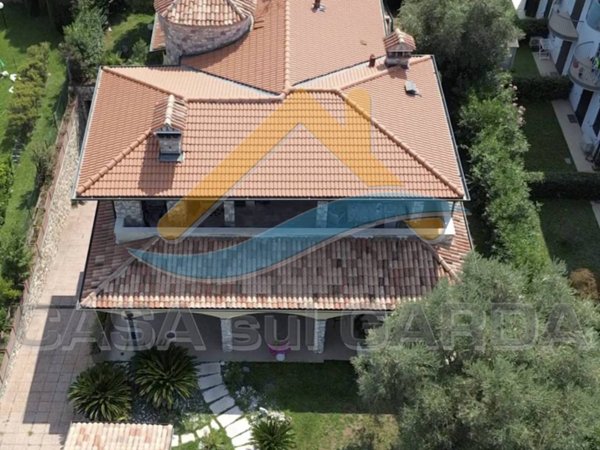 casa indipendente in vendita a Sirmione in zona Chiodi