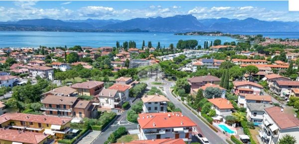 appartamento in vendita a Sirmione in zona Colombare
