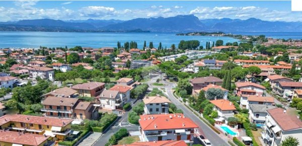appartamento in vendita a Sirmione in zona Colombare