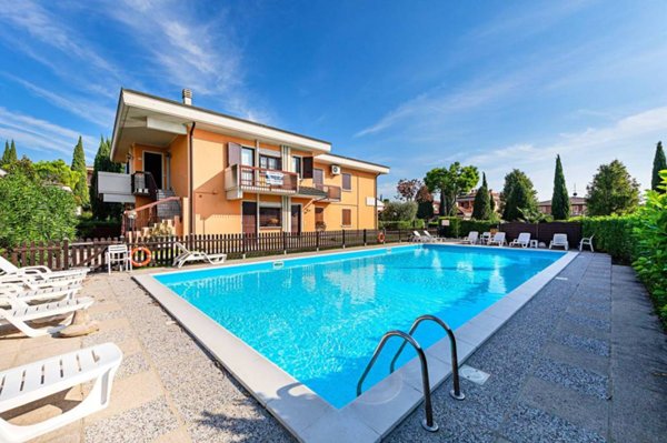 appartamento in vendita a Sirmione in zona Colombare