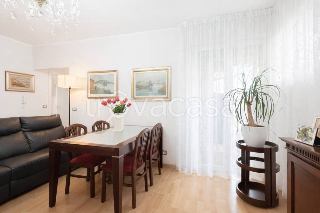 appartamento in vendita a Sirmione in zona Lugana