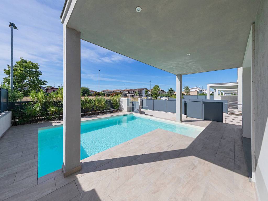 casa indipendente in vendita a Sirmione in zona Chiodi