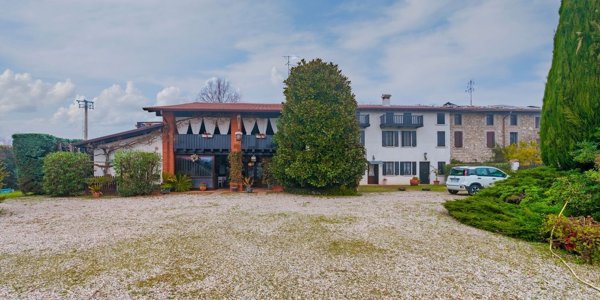 casale in vendita a Sirmione